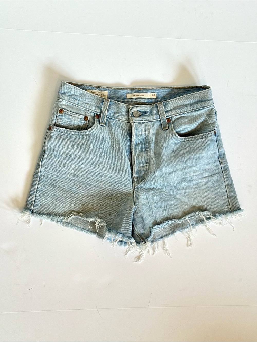 Levi’s Premium Wedgie Denim Shorts Light Wash Blue Raw Hem Size 26